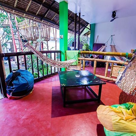 Jeepney Hostel And Kite Resort Balabag  Exterior photo
