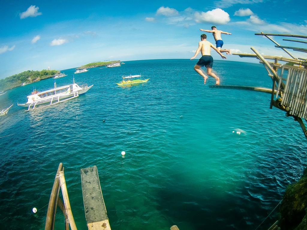 Jeepney Hostel And Kite Resort Balabag  Exterior photo