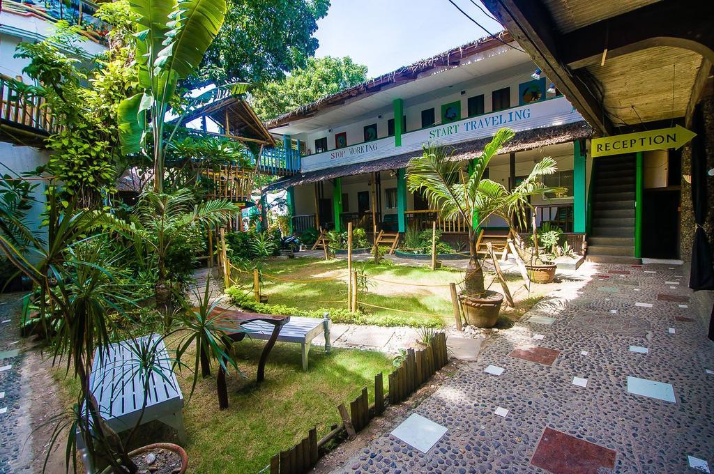 Jeepney Hostel And Kite Resort Balabag  Exterior photo