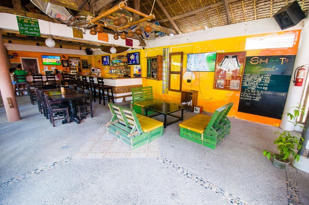 Jeepney Hostel And Kite Resort Balabag  Exterior photo