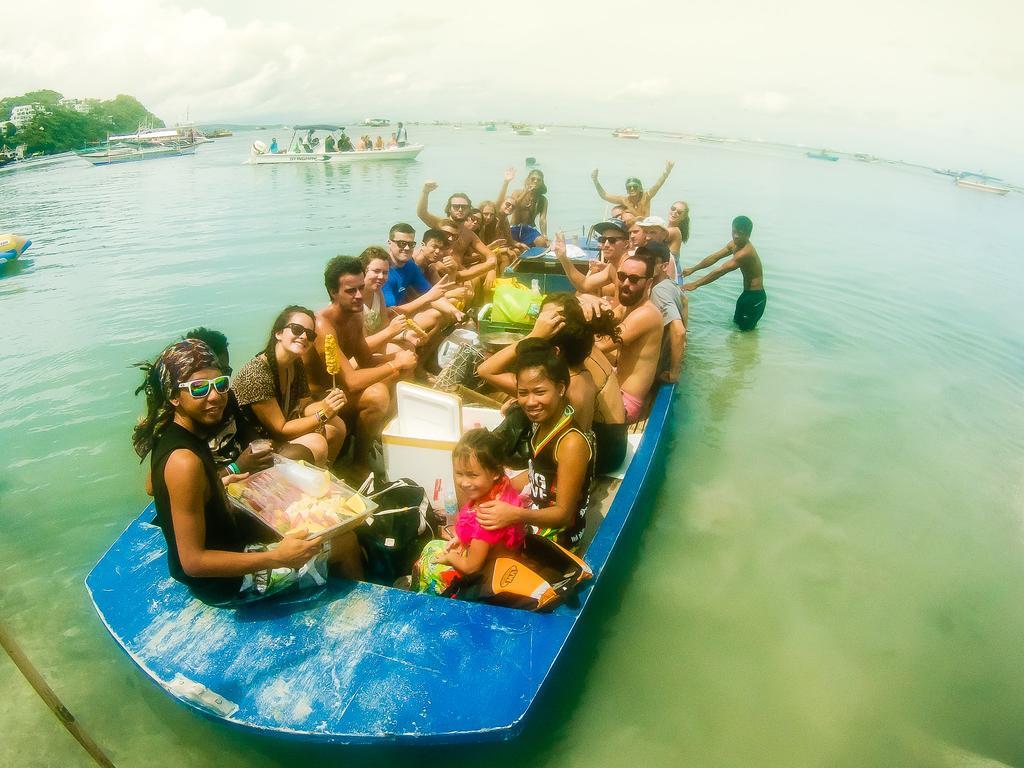 Jeepney Hostel And Kite Resort Balabag  Exterior photo