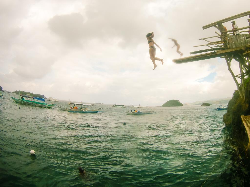 Jeepney Hostel And Kite Resort Balabag  Exterior photo
