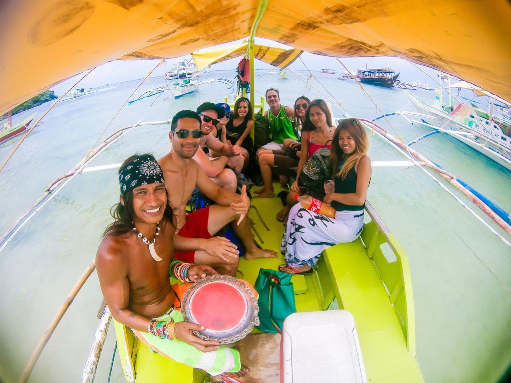 Jeepney Hostel And Kite Resort Balabag  Exterior photo