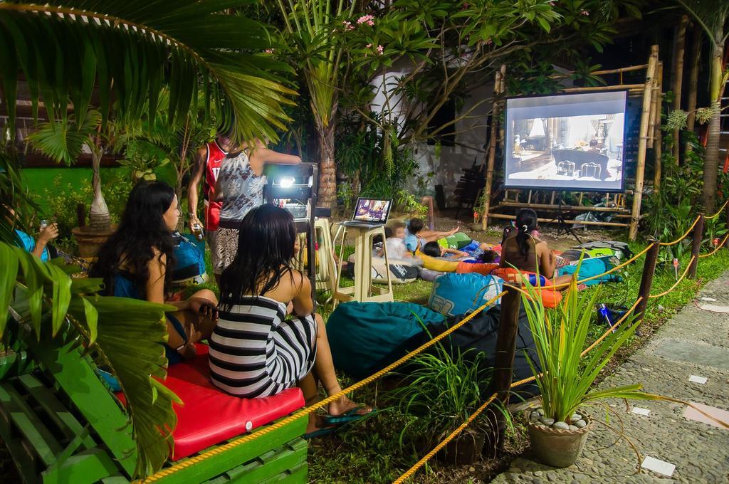 Jeepney Hostel And Kite Resort Balabag  Exterior photo