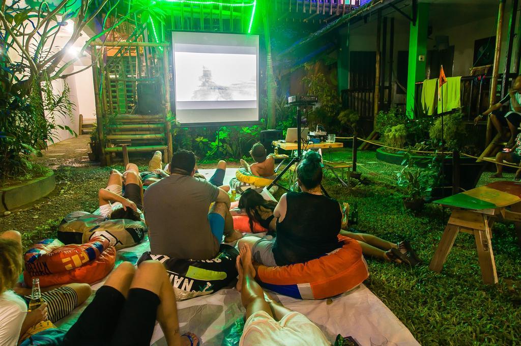 Jeepney Hostel And Kite Resort Balabag  Exterior photo