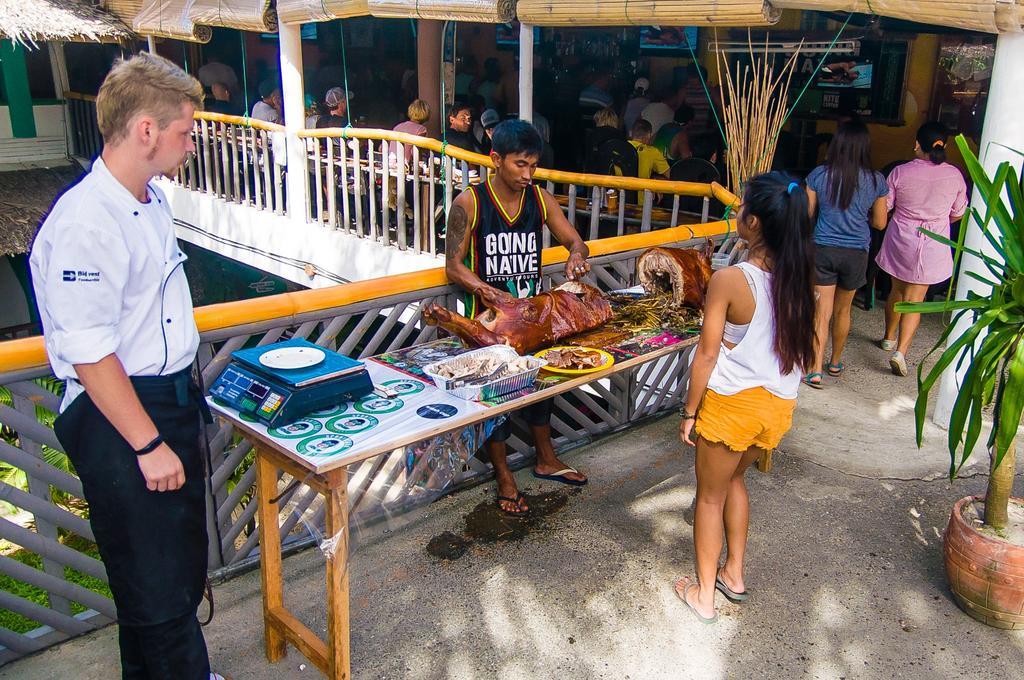 Jeepney Hostel And Kite Resort Balabag  Exterior photo