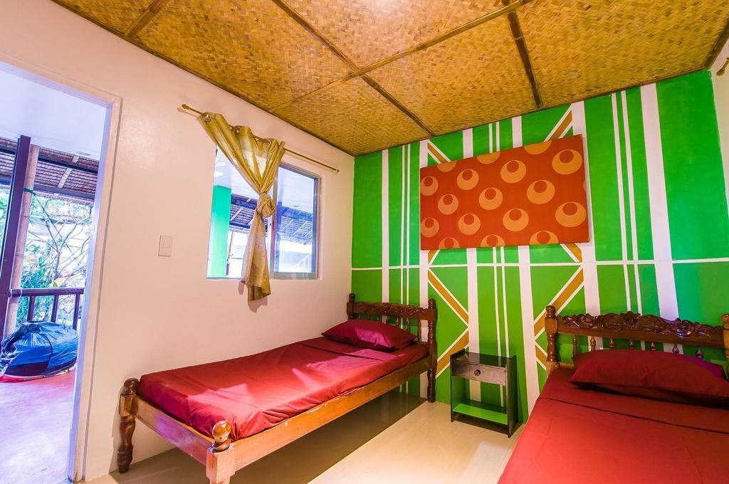 Jeepney Hostel And Kite Resort Balabag  Exterior photo