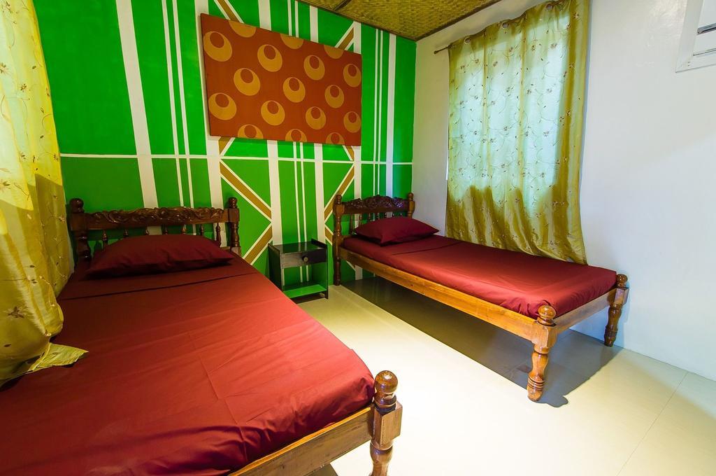 Jeepney Hostel And Kite Resort Balabag  Exterior photo