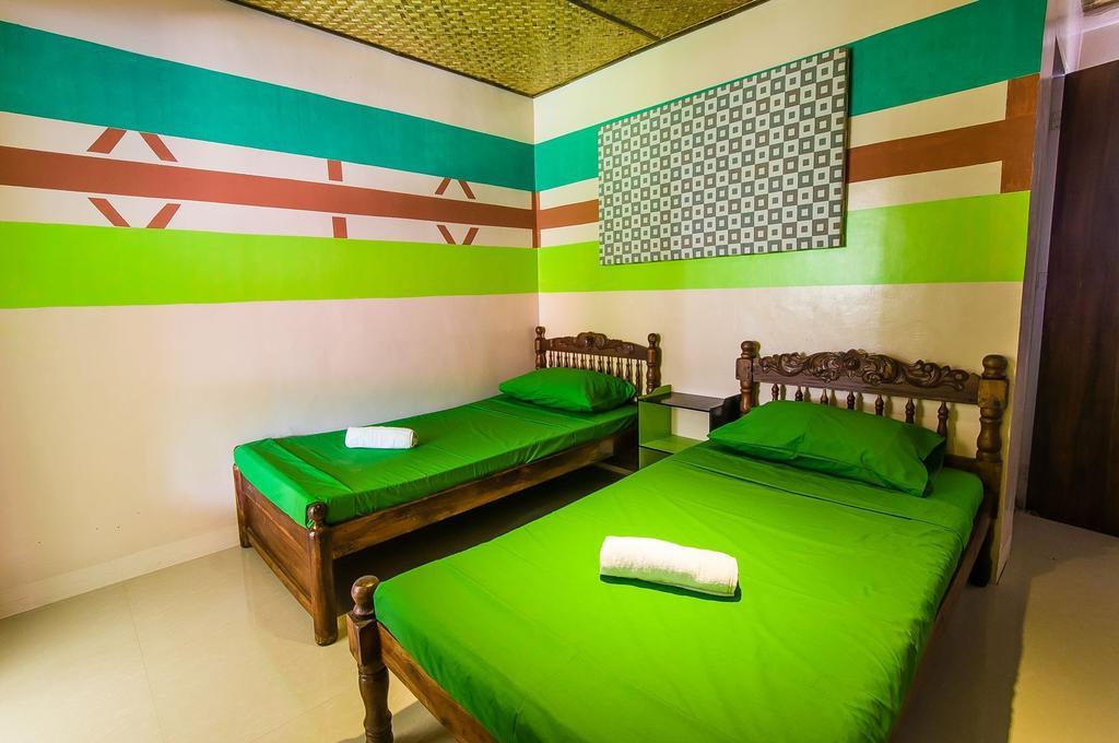 Jeepney Hostel And Kite Resort Balabag  Exterior photo