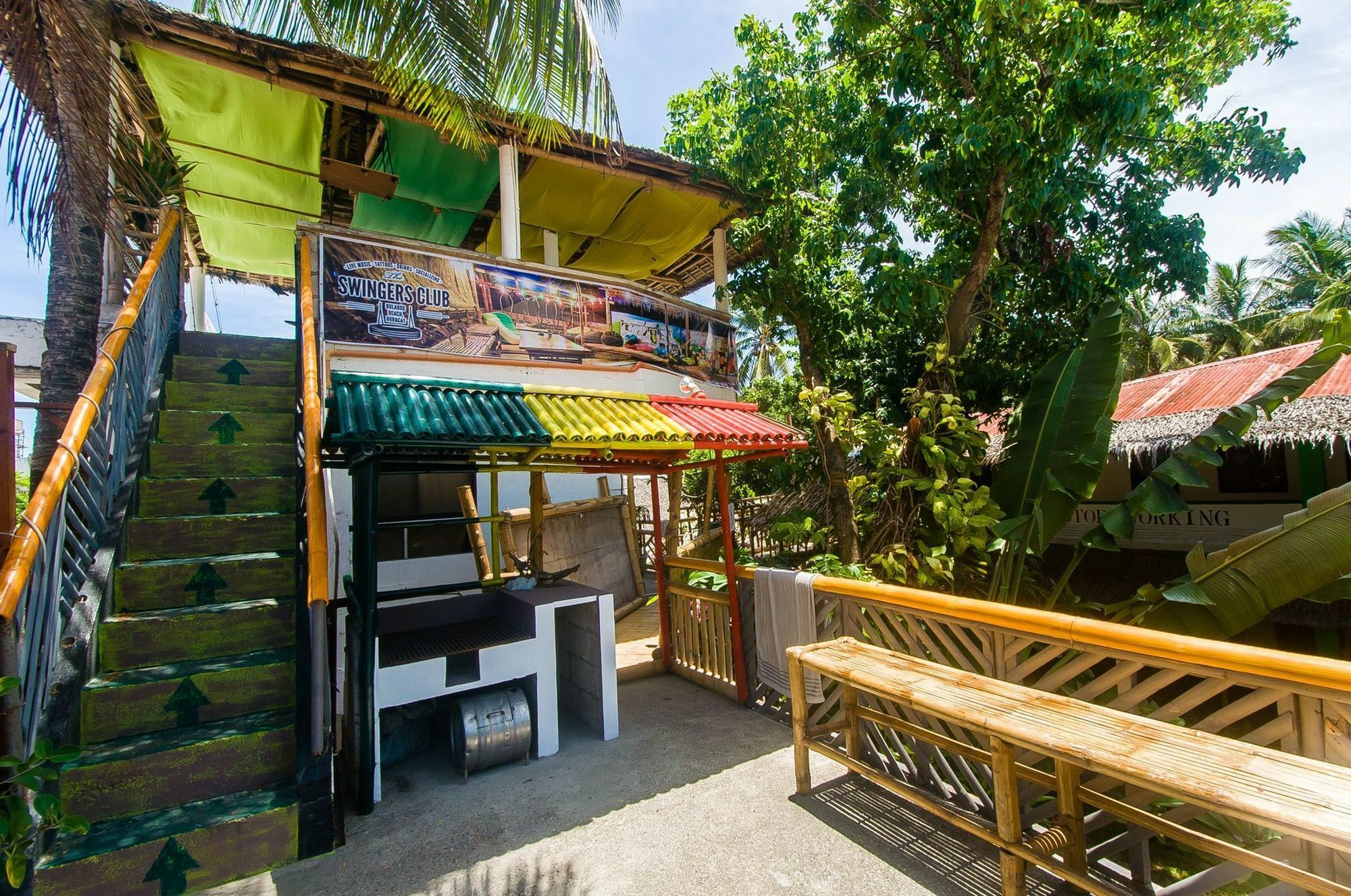 Jeepney Hostel And Kite Resort Balabag  Exterior photo