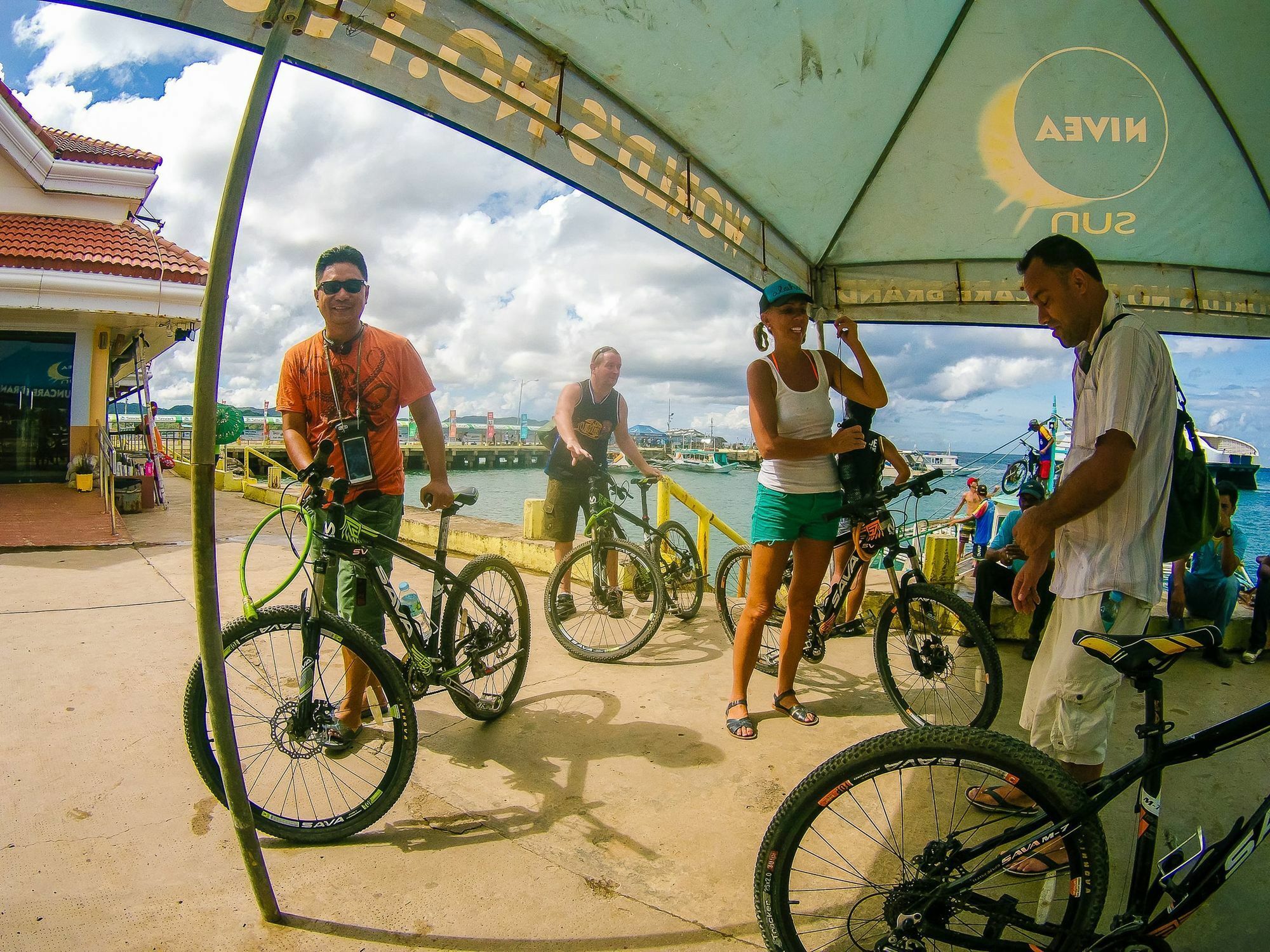 Jeepney Hostel And Kite Resort Balabag  Exterior photo